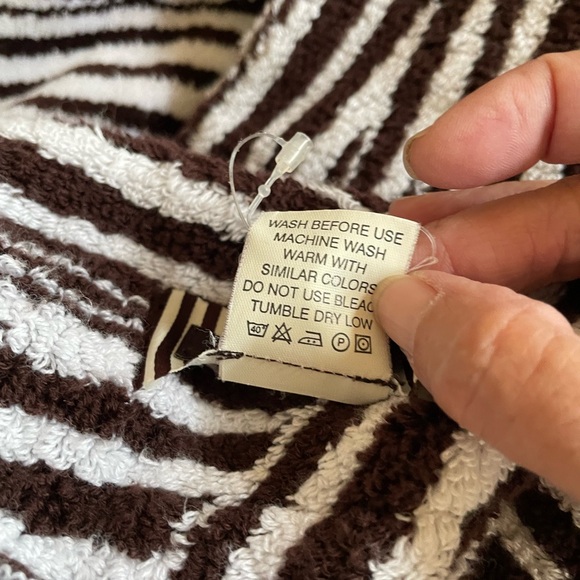 Henri Bendel Zebra Stripe Throw with Brown Trim - Picture 6 of 6